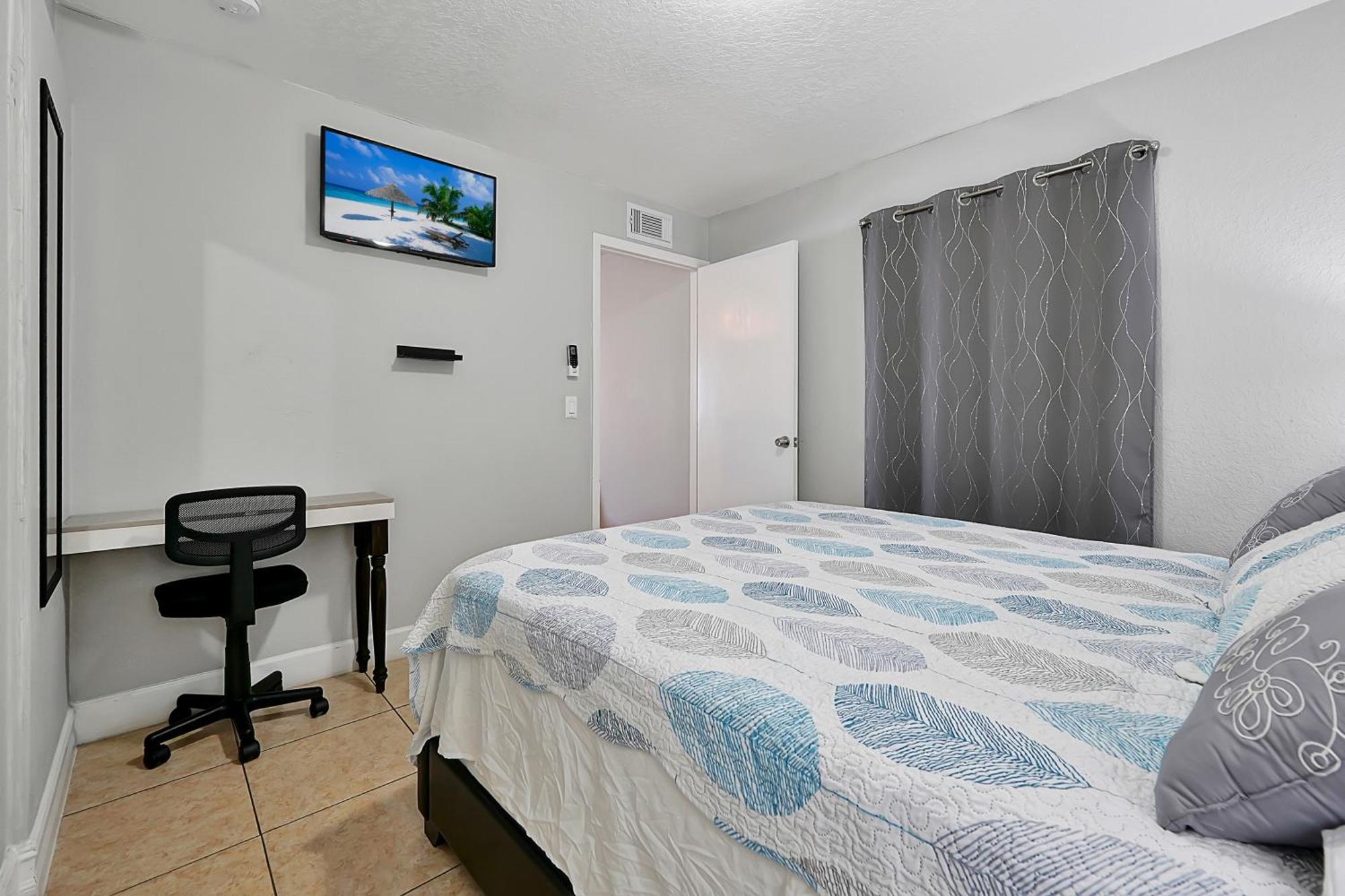 Comfortable Private Room In Tampa: The Wanderlust Ngoại thất bức ảnh